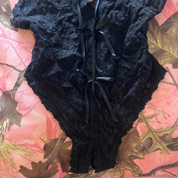 hanky panky after midnight black lace coquette bow bodysuit - Picture 8 of 8